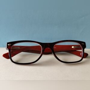3/$30💜Design Optics by Foster Grant Reading Glasses+1.25  Leslie Wine Color